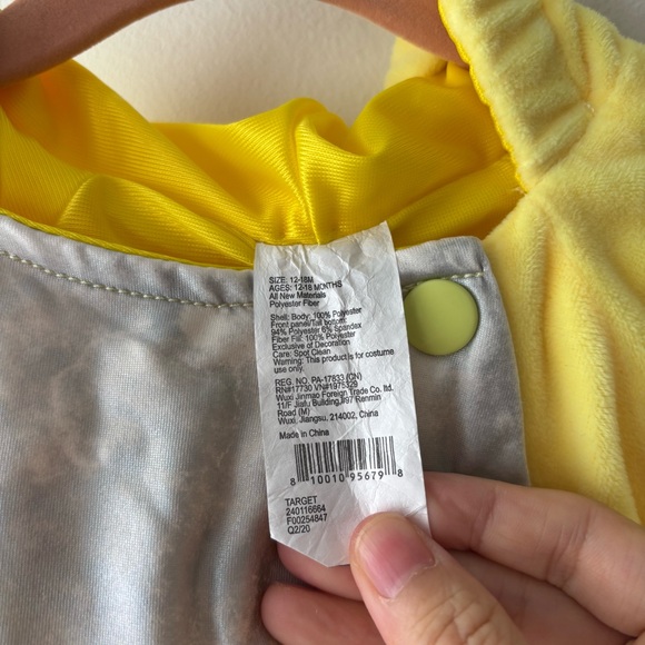 Target Yellow Baby Shark Costume Sz 6-12Months - Picture 5 of 5